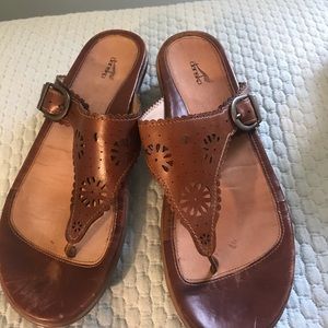 Dansko women’s sandals